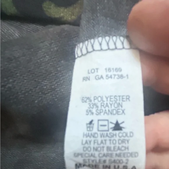 ASHLEY BLUE polyester/rayon v neck pullover - size L- worn 1x - Picture 6 of 6